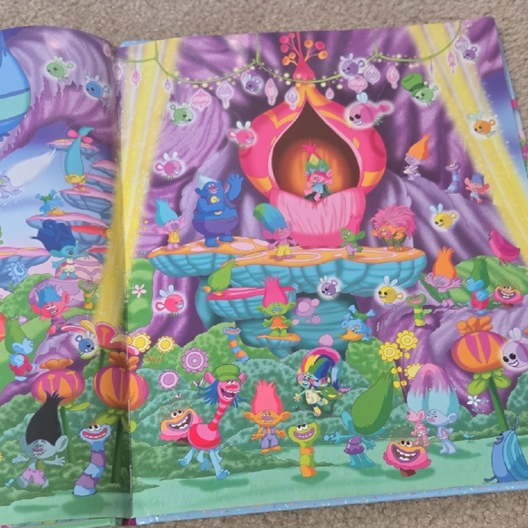DreamWorks Trolls Look and Find Book - Picture 5 of 6